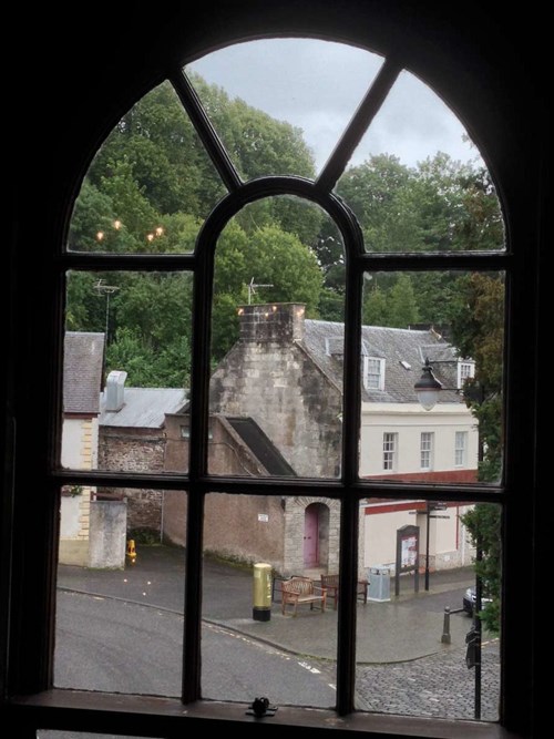 Volunteer Opportunity: Fundraising Volunteer for Leighton Library