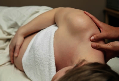 Relaxing & soothing massage for pregnant mums