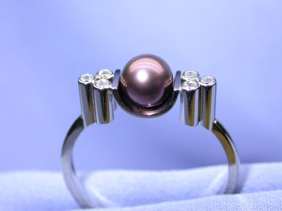 18ct White Gold, Diamond, and Pearl Ring