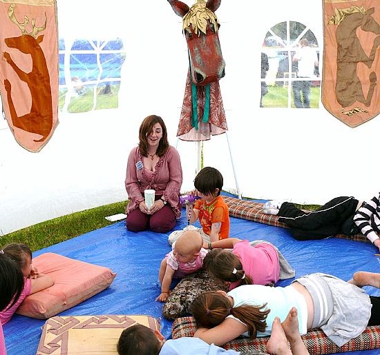 Snoozing with the Kelpie