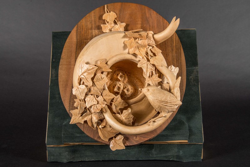 Waiting for tea in a kettle nest