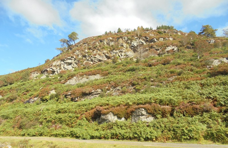 Rocky hill near Rotmell Loch