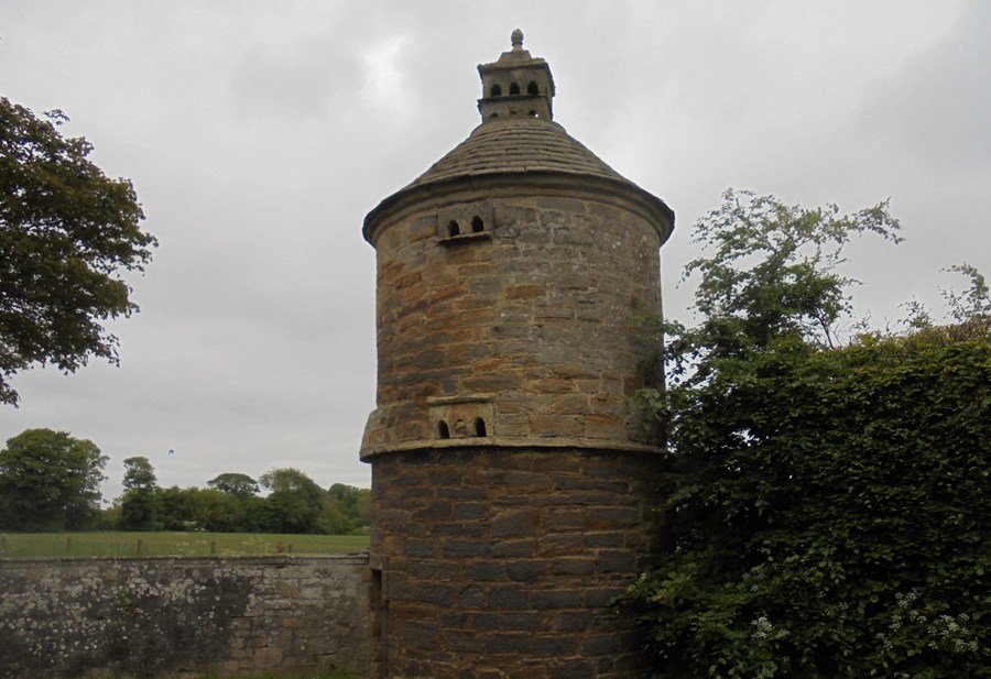 Balcaskie doocot