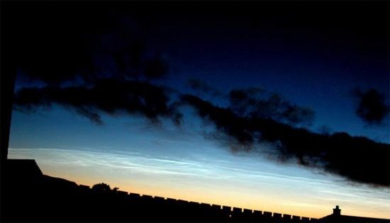 Noctilucent Cloud (08.07.04) - Eric Walker