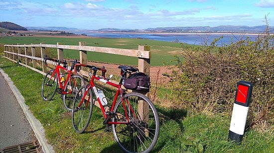 Along the Tay Estuary Sustrans 777 towards Newburgh