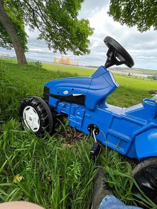Youngest entrant's image of New Holland tractor at Cromarty