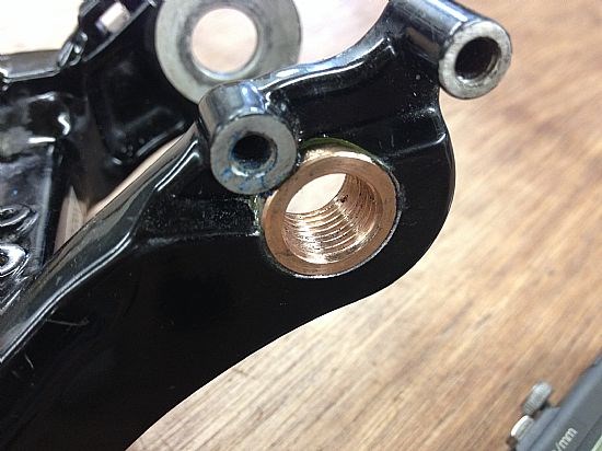 Threaded bronze bush