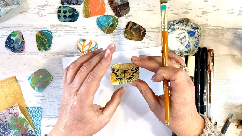 Encaustic treasures online course available to book here