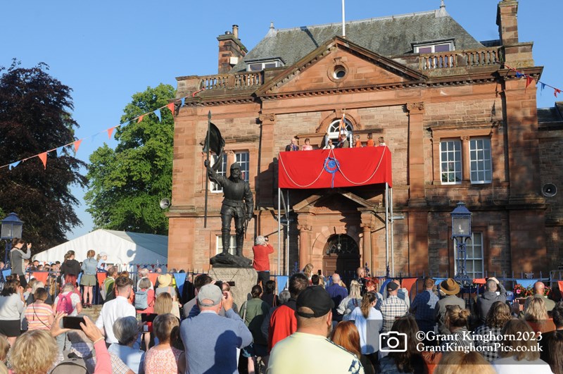 Huge crowds were out first thing - inc at the Bussin' of the Burgh Flag (Photo: Grant Kinghorn)