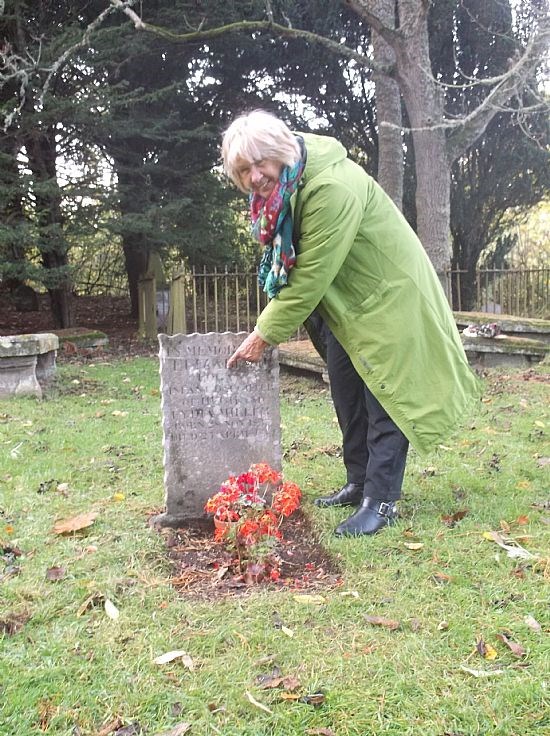 Leading activist Liillemor Jernqvist at Eliza's grave