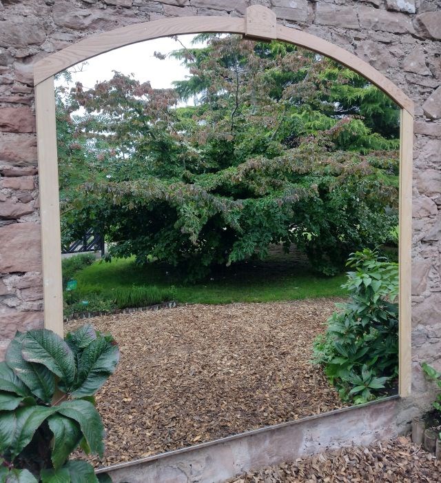 New wall mirror at the Botanic Gardens