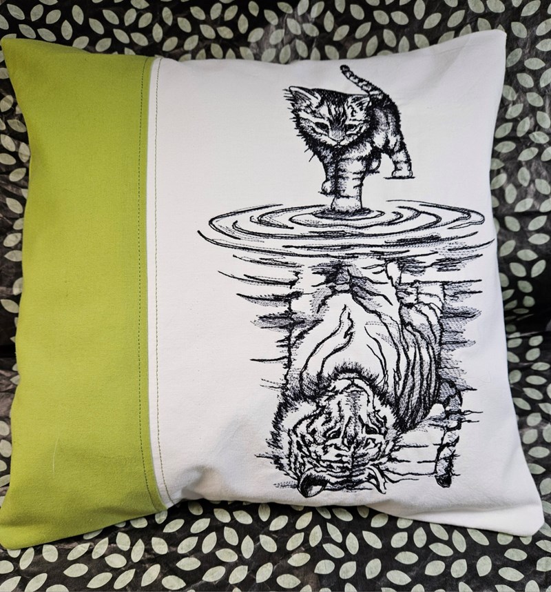 Feline Reflection Cushion