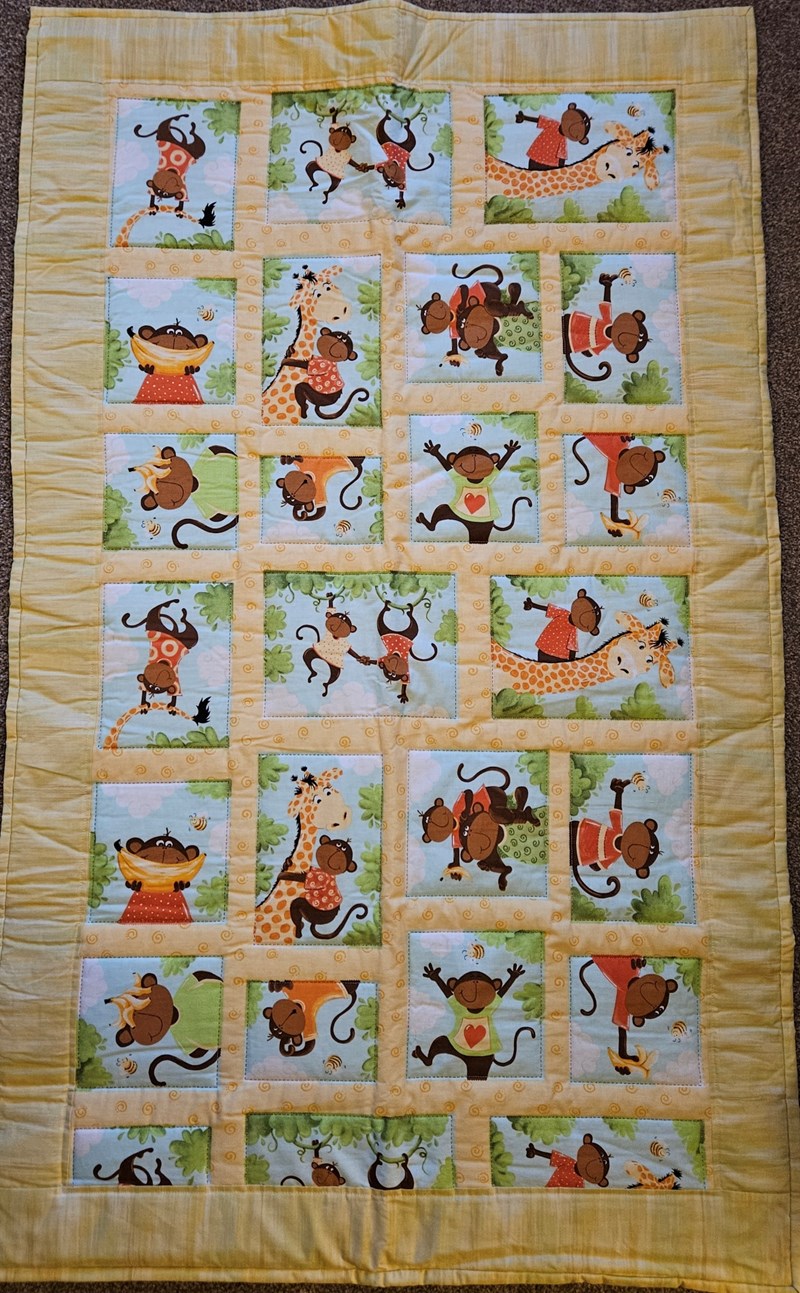 Monkeying Around Cot Quilt