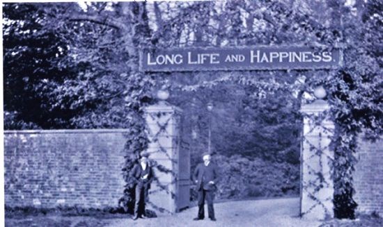 5/9/1922 The Hall entrance off Main Street.