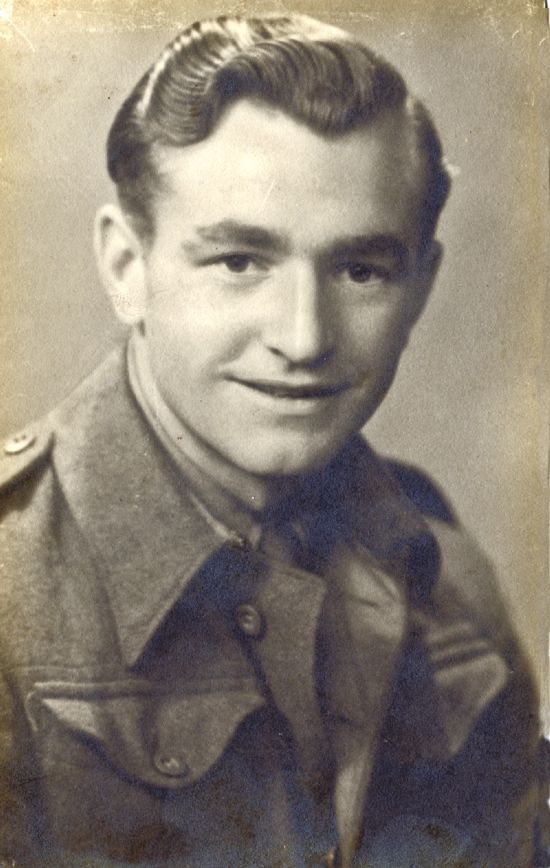 Cecil Wood. Photograph taken shortly after his enlistment.