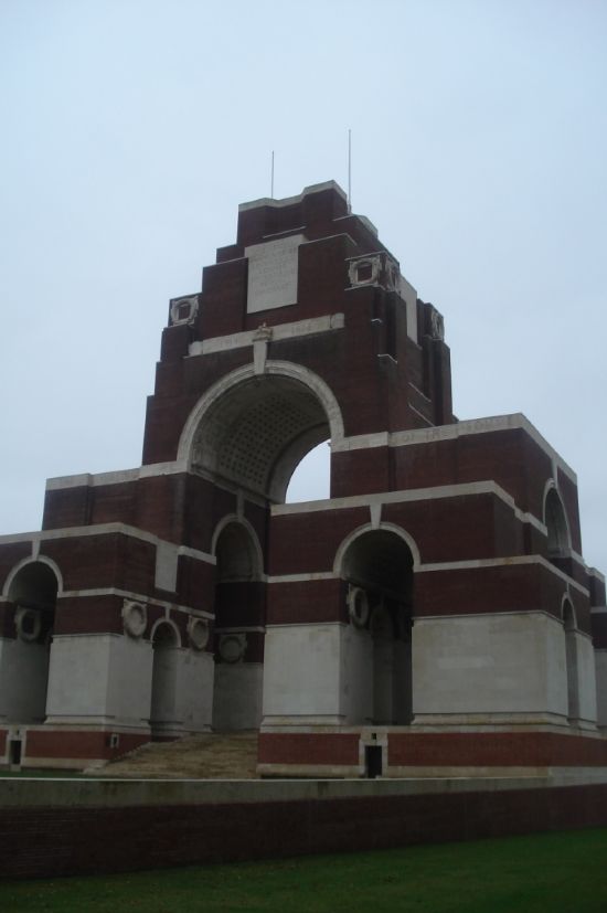 Thiepval Memorial Designed by Sir Edwin Lutyens the Thiepval Memorial took four years to construct, being finally unveiled by The Prince of Wales in August 1932. This memorial bears the names of 72,203 servicemen who lost their lives during the period 1st July 1916 - 20th March 1918 and have no known grave. Each year a major ceremony is held each year at the memorial on the 1st July to mark the first day of The Battle of the Somme - over 90% of the names inscribed on its panels are of men who were killed during that battle: two of those are Private George Cutler and Private Alfred Stubbs.