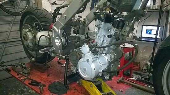 And the engine coming out (heavy wee thing)