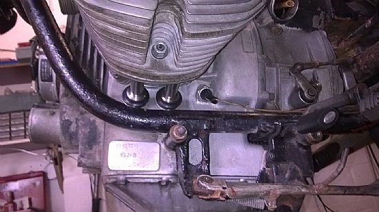 Push-rod tube seals are in with Hylomar (other sealants are not choosen)