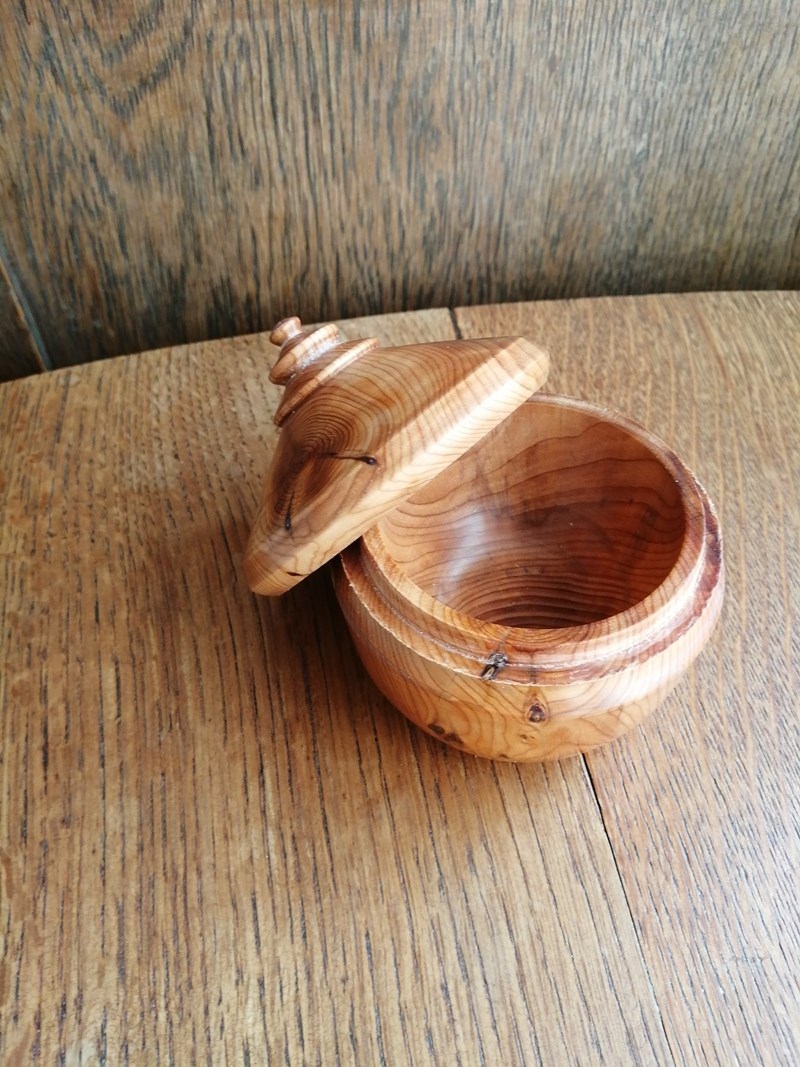 804 Yew. 90 dia Tooth Fairy Box