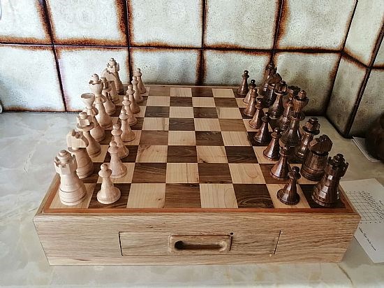 #537 Chess set