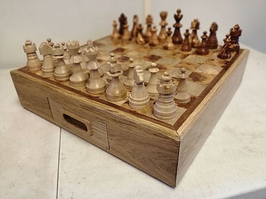 #572/604. Chess Board and set