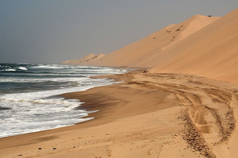 It's vital to time the tide right for crossing this narrow strip of shore between sea and the dunes!