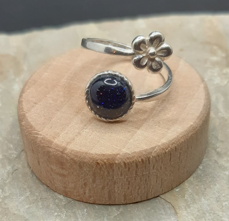 Adjustable Blue Goldstone sterling silver ring with flower  (925)