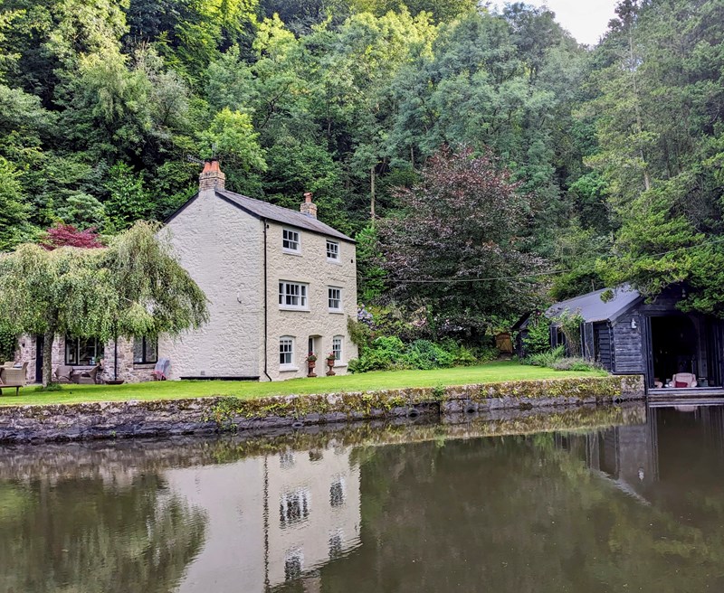 Canal Warehouse Llanfoist