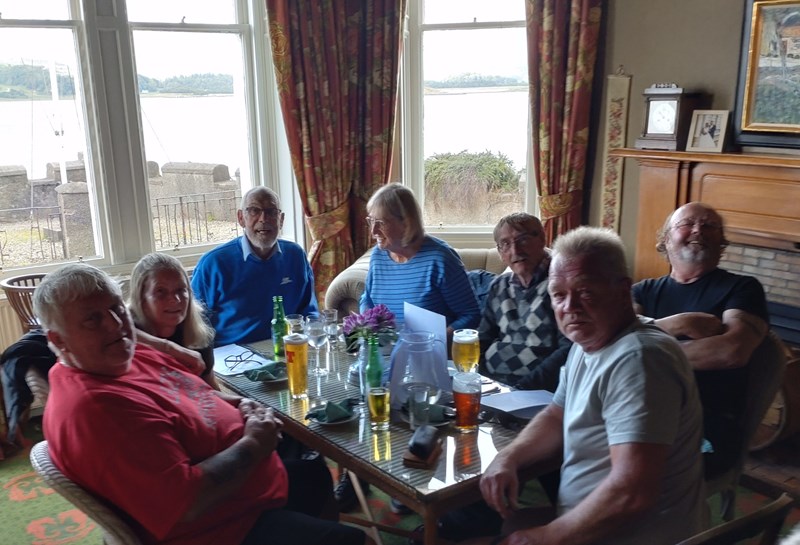 6.Crews in Pub Crinan