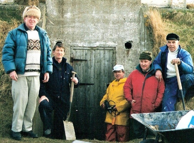 Group in front of Tower 2002