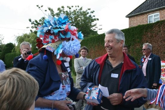 Margaret Morfoot wins prize for best hat