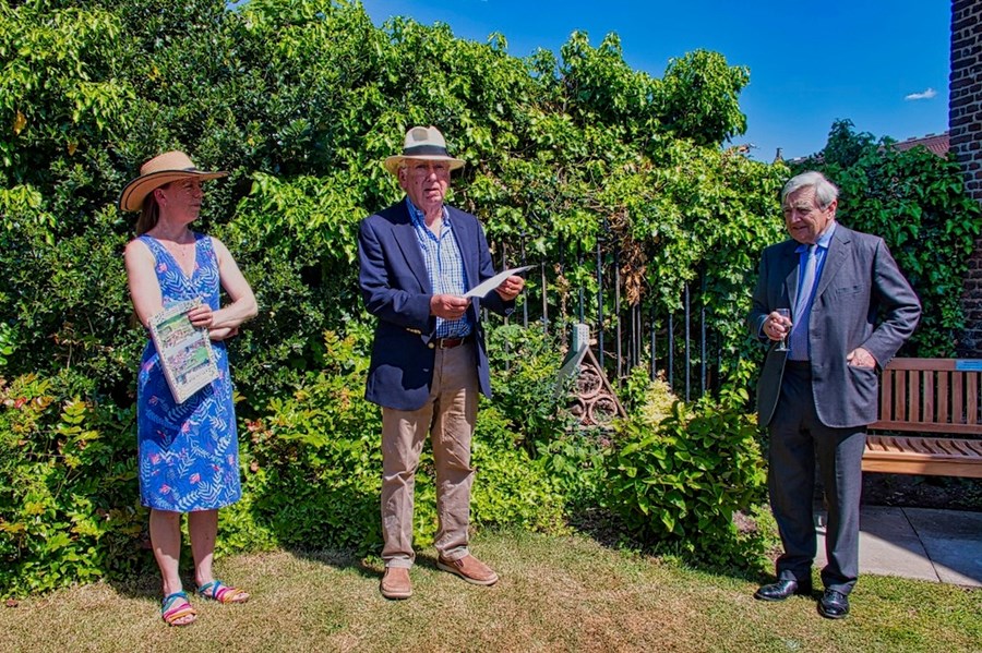 Ninya Mikhaila, Andrew Hamilton and Lord Middleton