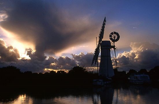 Dawn on the River Thurne