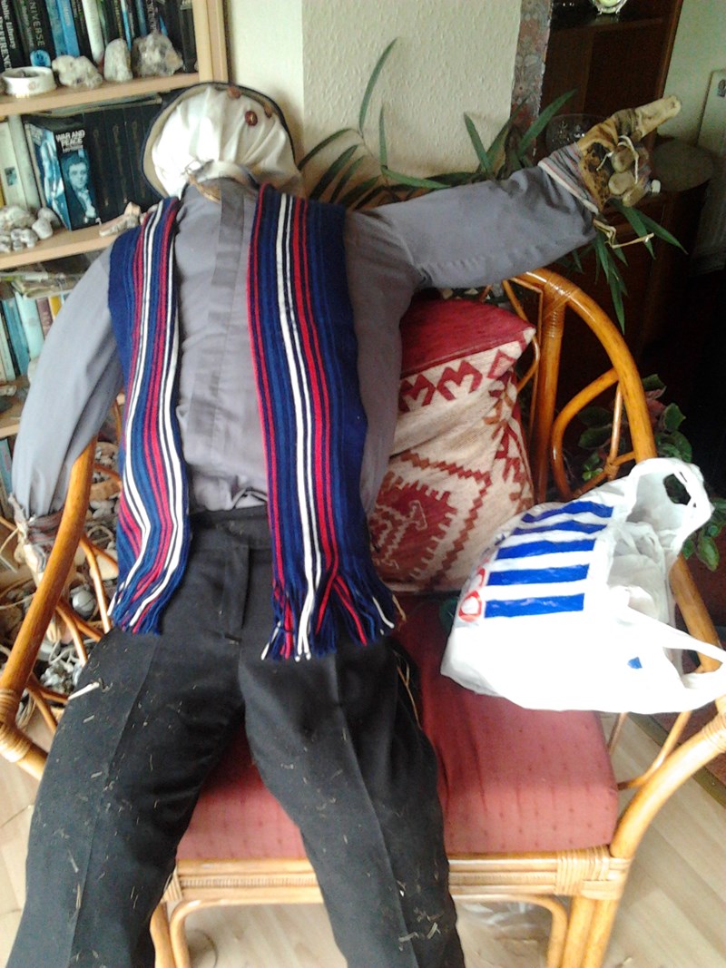 2012 08 02_Scarecrow making