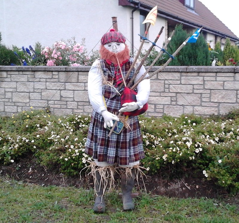 2012 08 05_Culbokie scarecrows_1