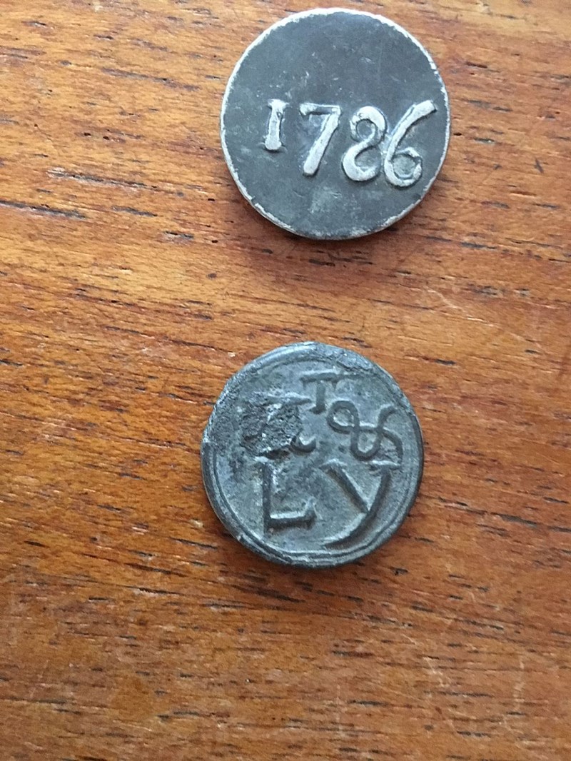 1726_Communion tokens_2