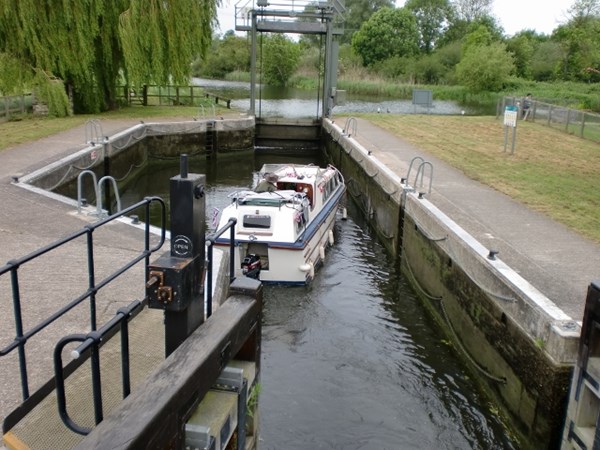 Lock with boat 