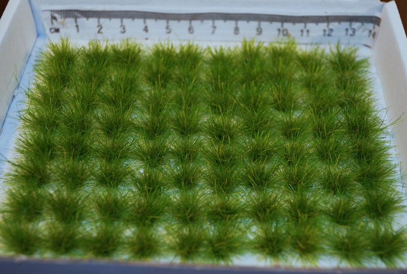 Extra Large Static Grass Tufts   Self Adhesive (TM14)