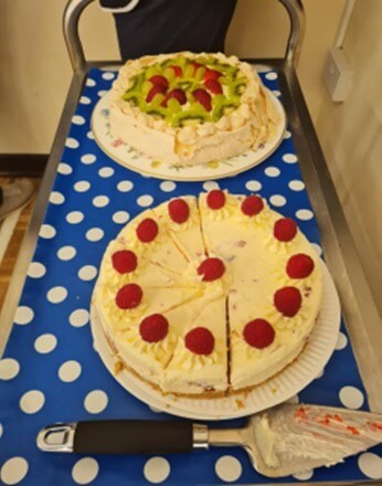 Dessert trolley