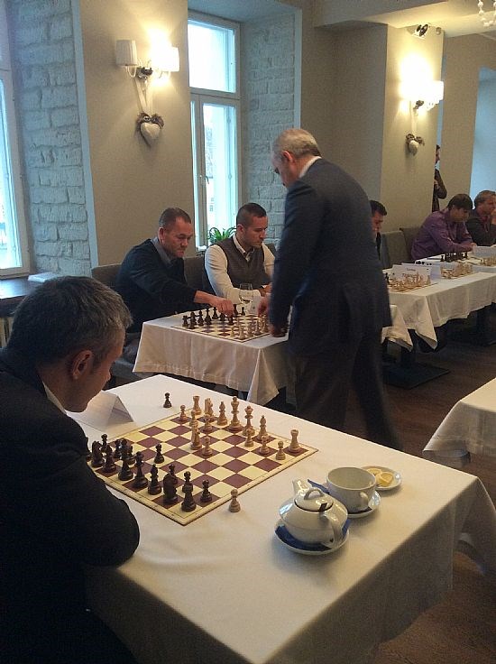 Lindsay beating* Garry Kasparov, Tallinn, 2014