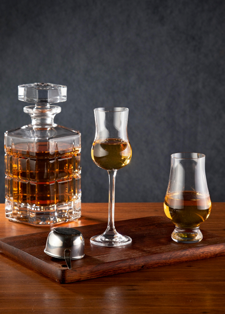 Whisky glasses and decanter
