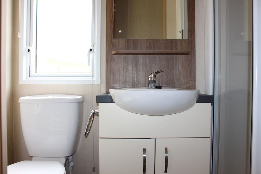 Glen View shower and toilet