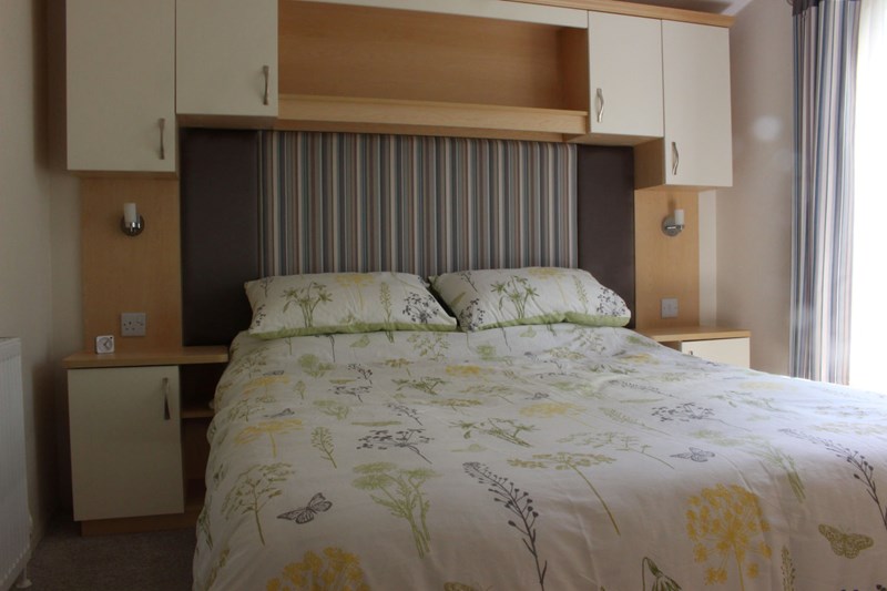Mountain View double room bed
