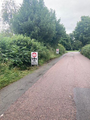 Heavy goods vehicles through Cadeby