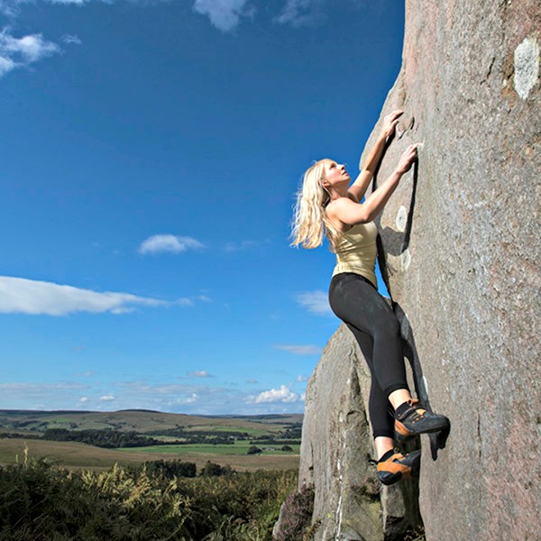 Outdoor bouldering improver (5 hour session) in Northumberland