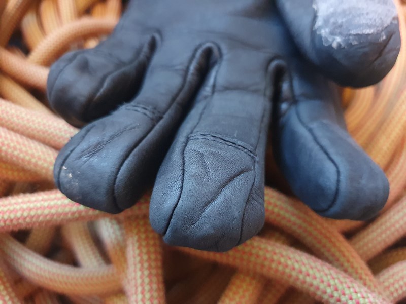 Mountain Equipment Couloir Glove - fingertip detail